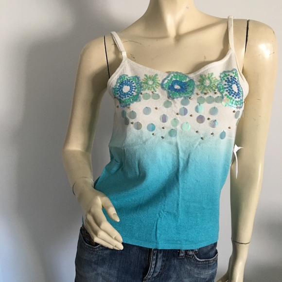Blue and white Ombré knit tank top with sequin flowers - Picture 3 of 5
